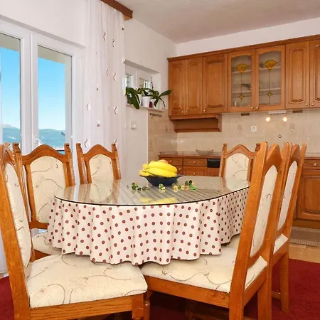 아파트 Apartment Fani